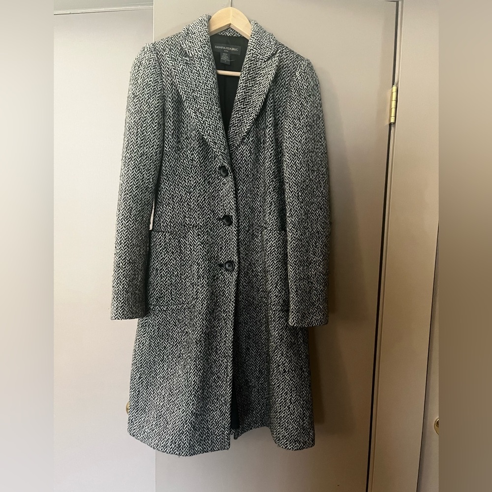 Gorgeous Banana Republic wool herringbone wool coat small